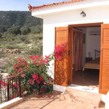 Oceanis - Luxury Seaside Villa Mourtero