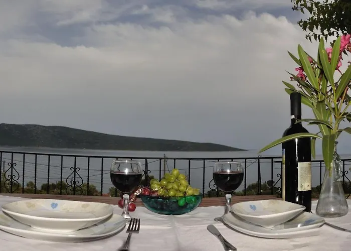 Villa Oceanis - Luxury Seaside Mourtero