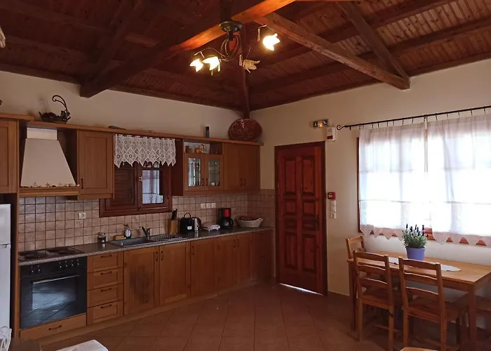 Oceanis - Luxury Seaside Villa Mourtero